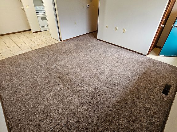 2nd image of 102 8th Ave NW #8-A