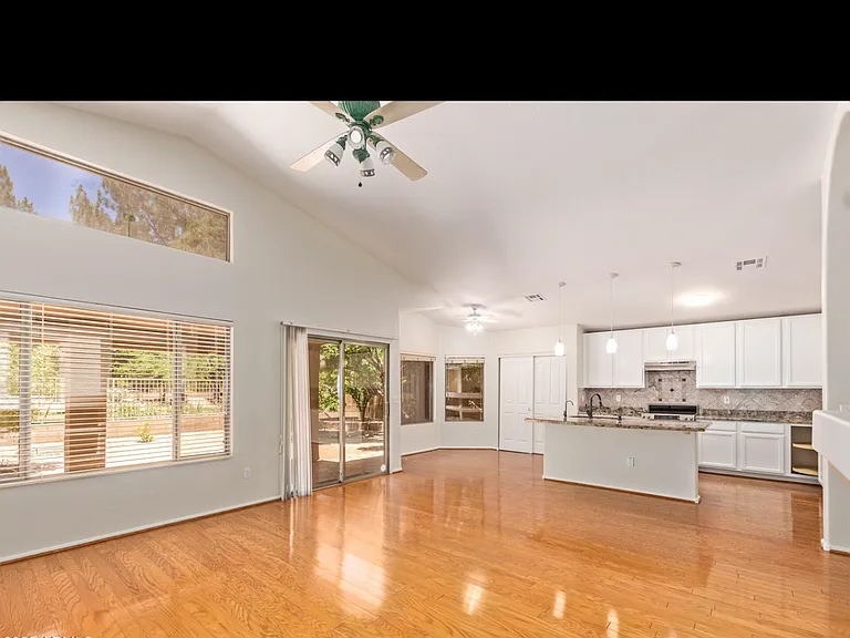 7432 W Aurora Dr — Photo 27