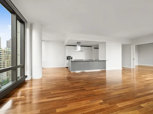 101 Warren Street image 13 of 19