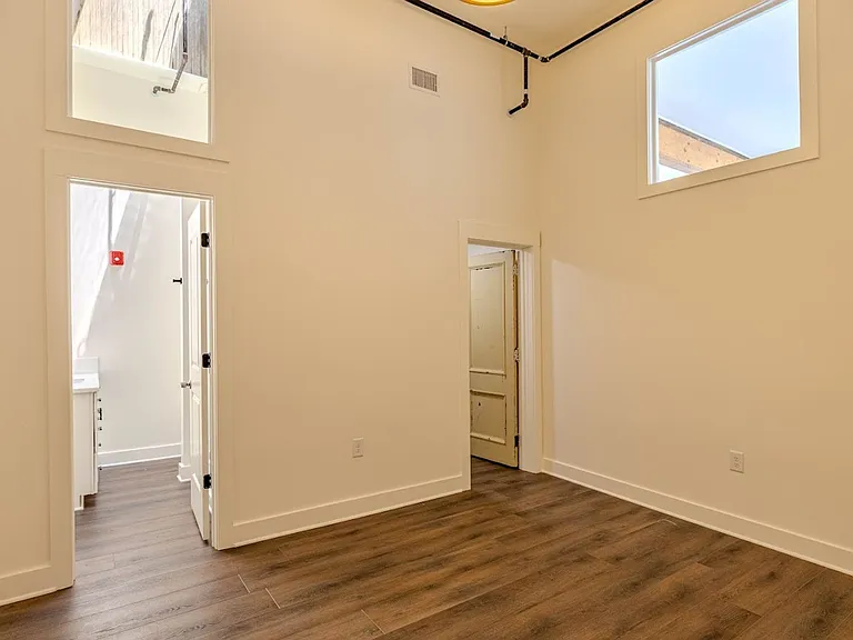 306 Tribune St — Photo 4