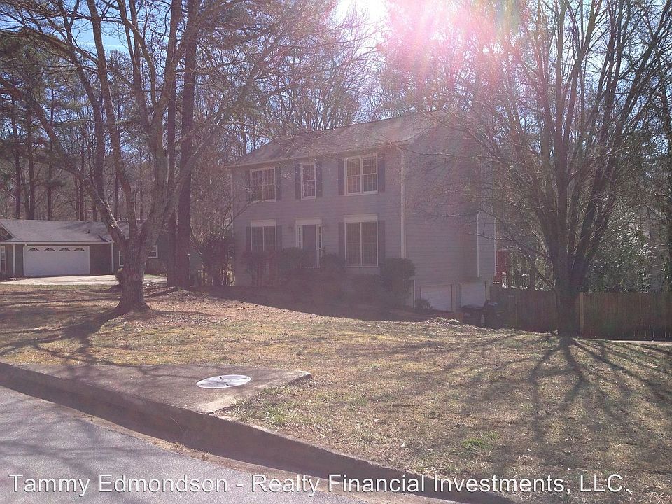 1st image of 901 Clearbrook Crse SW