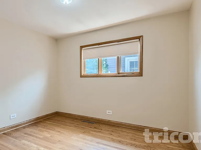 8147 N Chester Ave — Photo 6