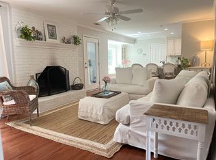 989 Cottingham Dr, Mount Pleasant, SC 29464
