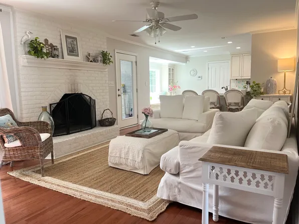 989 Cottingham Dr, Mount Pleasant, SC 29464