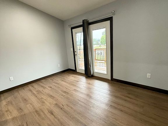 5th image of 809 E 7th St #2