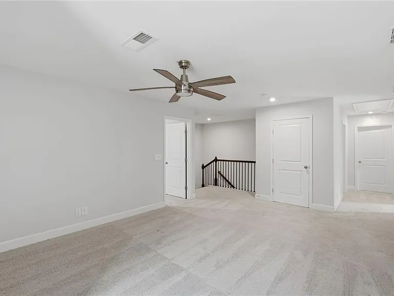 6168 Collins Rd — Photo 15