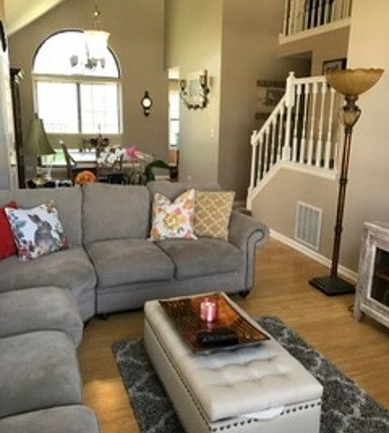 1st image of 131 Chatsworth Cir