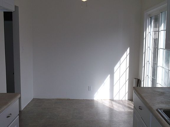 4th image of 1030 Coloma Way