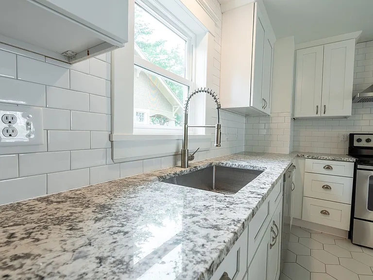 528 E Normal St — Photo 15