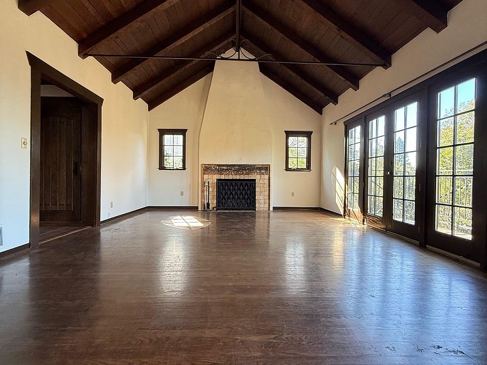 1st image of 455 Arlington Ave