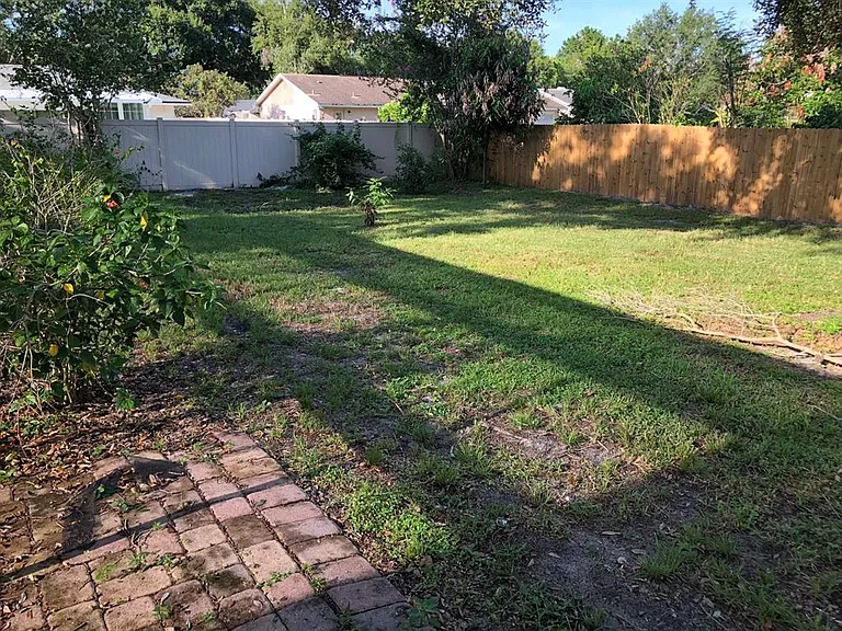 8413 Shady Glen Dr — Photo 4