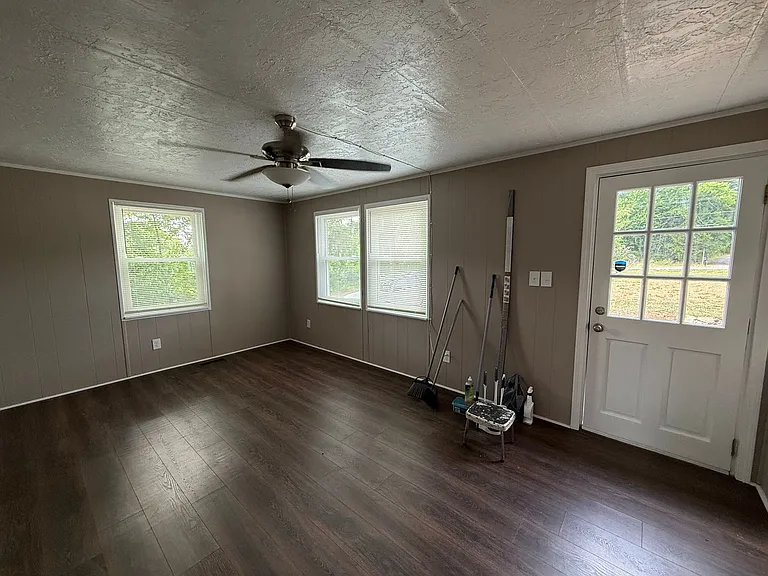 1509 State Highway 801 N — Photo 2