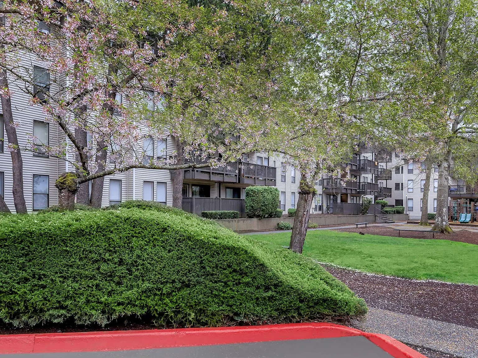 Village Green — Photo 3