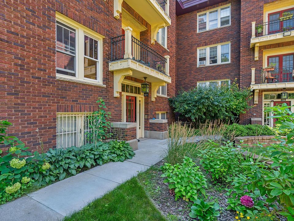 1st image of 127 Lexington Pkwy S APT 2