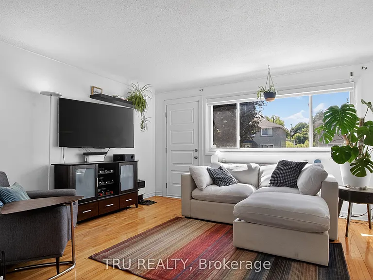 1253 Emperor Ave — Photo 4