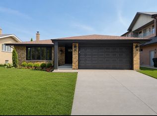 8702 W Bruce Dr, Niles, IL 60714