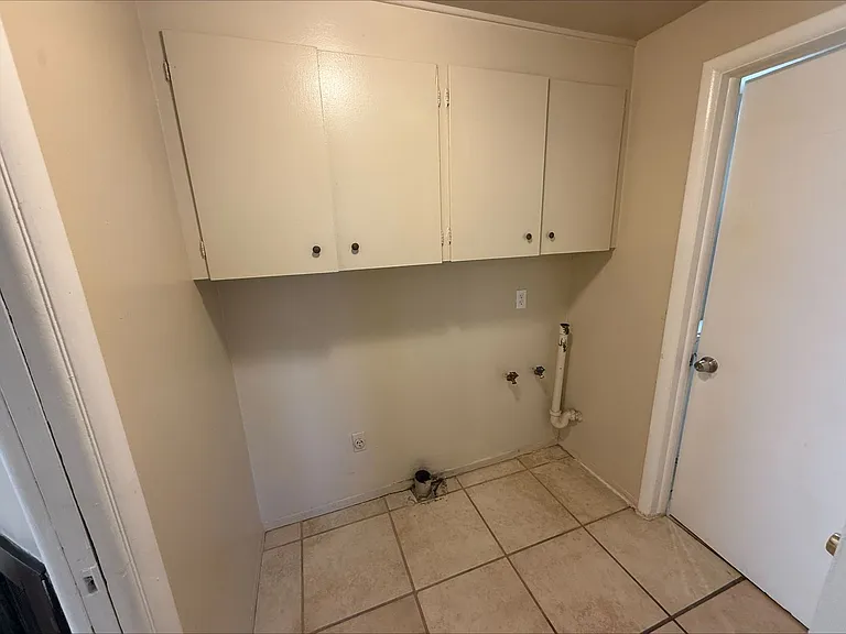 196 E Baird Ave — Photo 4