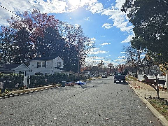 5th image of 413 Oak Ave