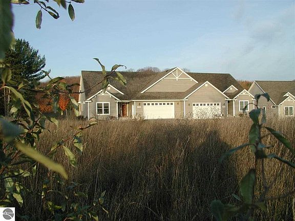 2nd image of 4752 NW Kodiak Dr