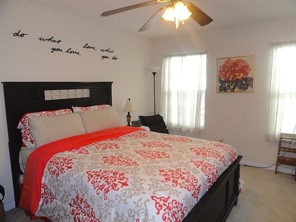5th image of 1875 Chaucer Dr