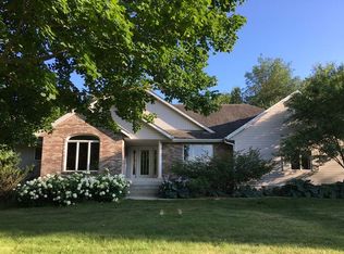 3294 Chimney Rock Rd, Cresco, IA 52136