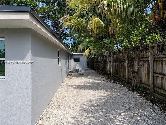 2nd image of 1861 NW 112th St