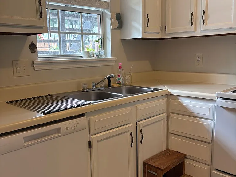 1688 Prince Ave #604 — Photo 4
