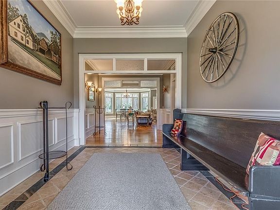 4th image of 700 Echo Dr