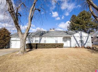 7402 Webster St, Omaha, NE 68114