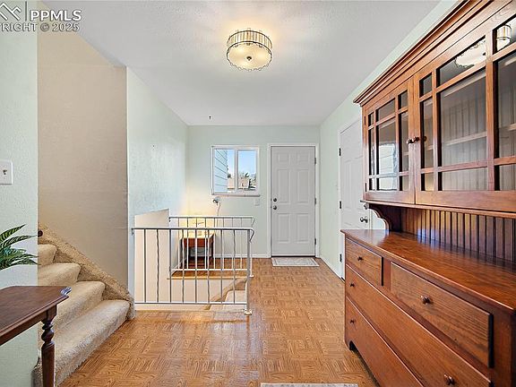 5th image of 502 Dexter St