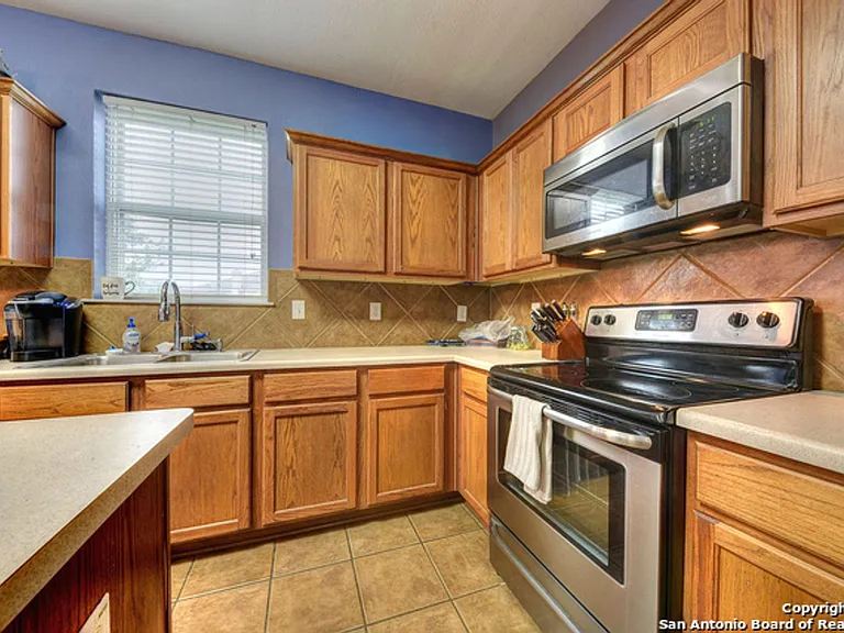 157 Carmel Dr — Photo 10