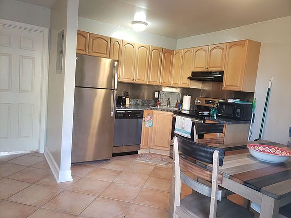 2nd image of 2621 NE 1st St #3A