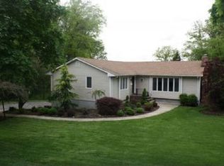 83 N Hillside Ave, Livingston, NJ 07039