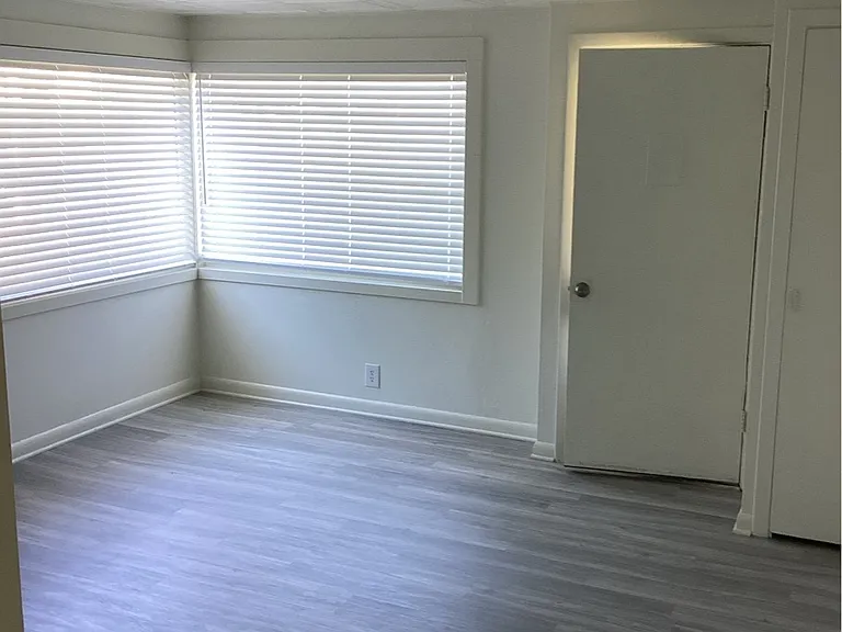 930 SW Angle St — Photo 11