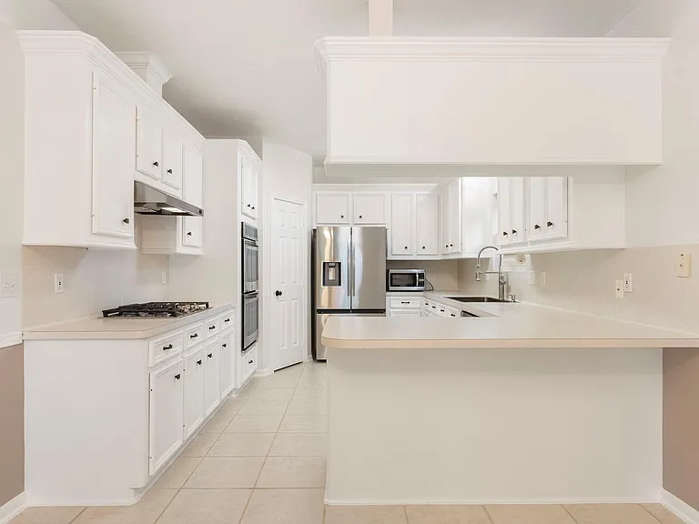 618 W Rollingwood St — Photo 22