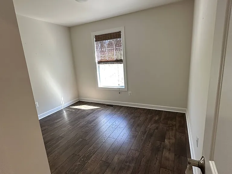 2436 Winthrop Dr — Photo 25