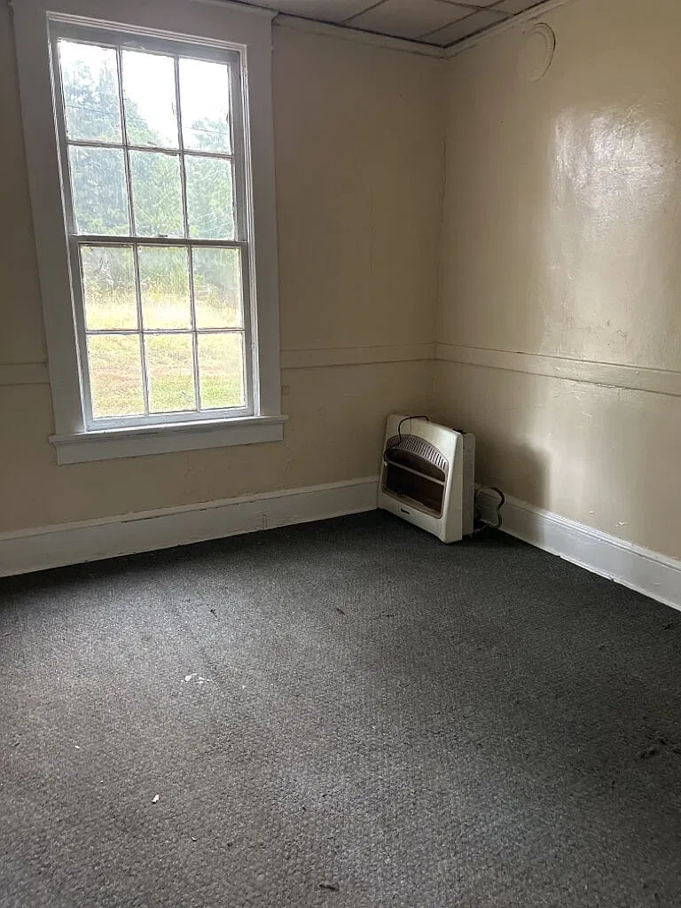 2 bed, 1.0 bath, $600 — Photo 4
