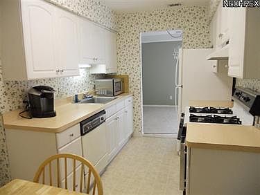 3rd image of 2112 Acacia Park Dr APT 202