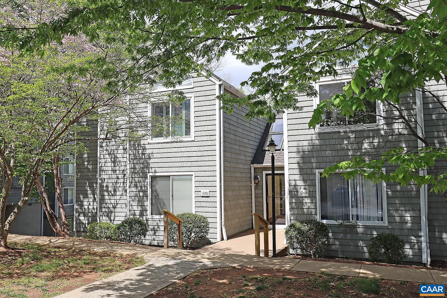 1242 Clifden Grn photo 1