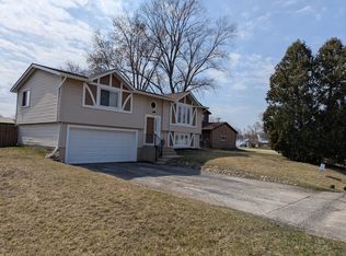 356 Lakewood Dr, Antioch, IL 60002