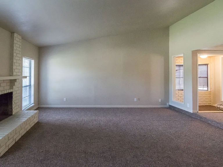 3314 Ridgemoor Dr — Photo 4