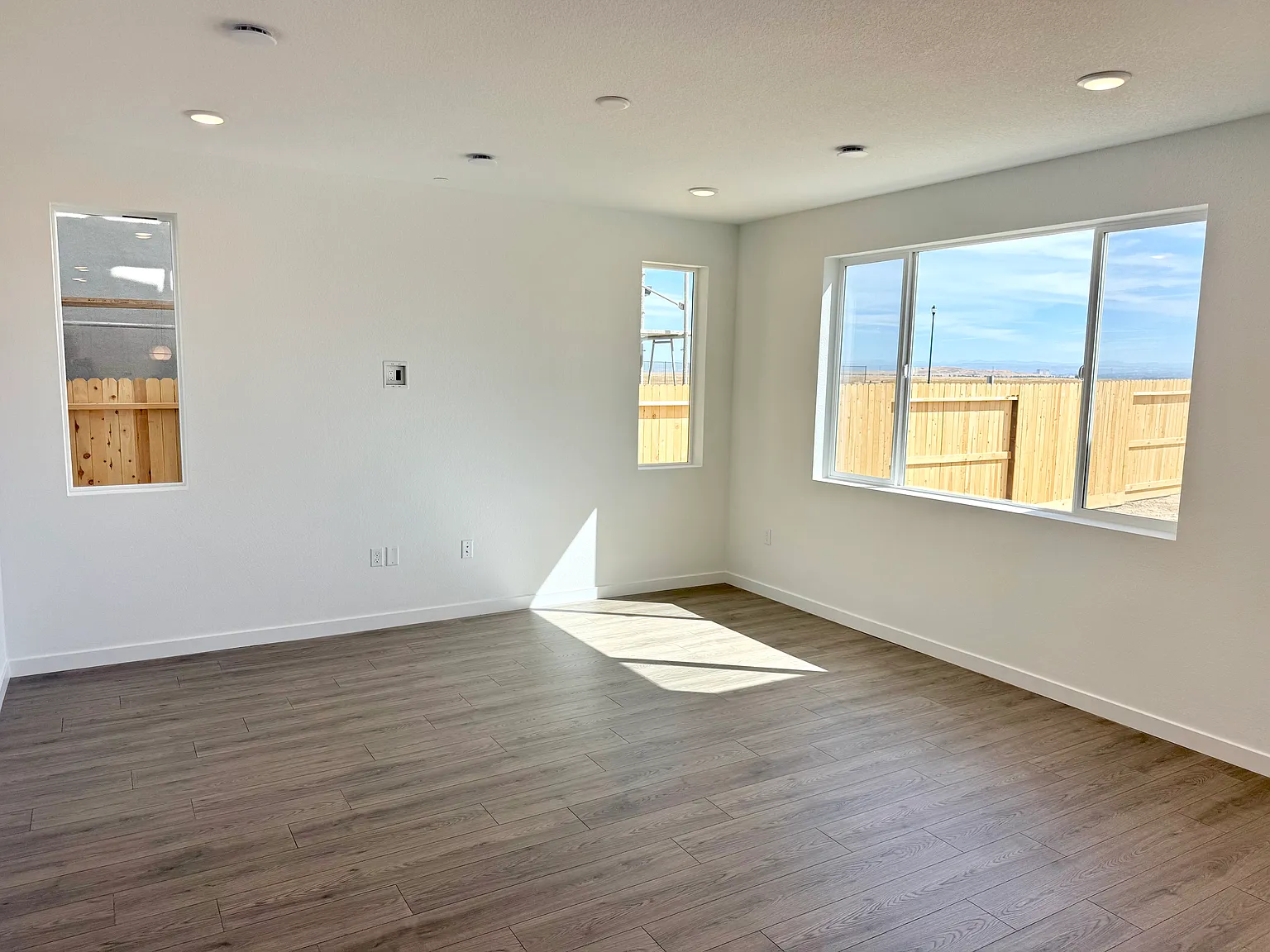 4 bed, 2470 sqft, $3,295 — Photo 2