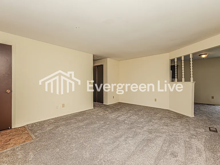 7398 Calmcrest Ct — Photo 3