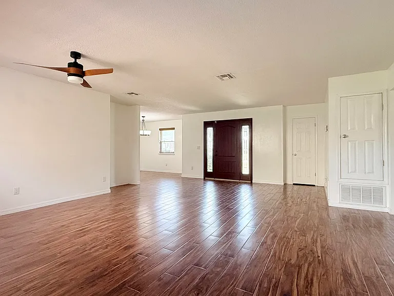 710 Osage Dr — Photo 4