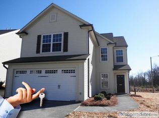 5001 Long Branch Dr, Kernersville, NC 27284