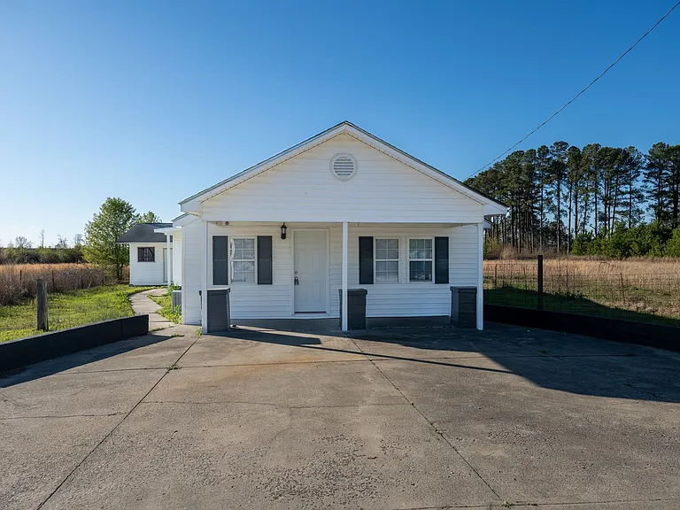 3250 Martin Luther King Jr Dr — Photo 1