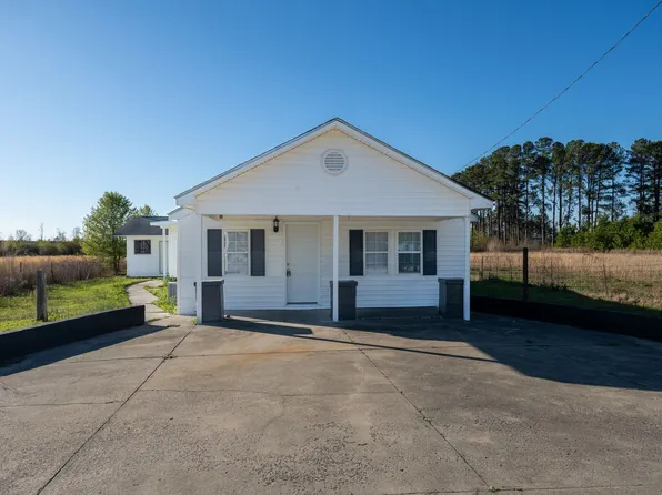 3250 Martin Luther King Jr Dr, Lumberton, NC 28358
