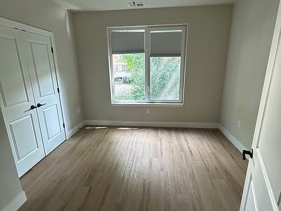 3rd image of 821 Williamson St APT 211