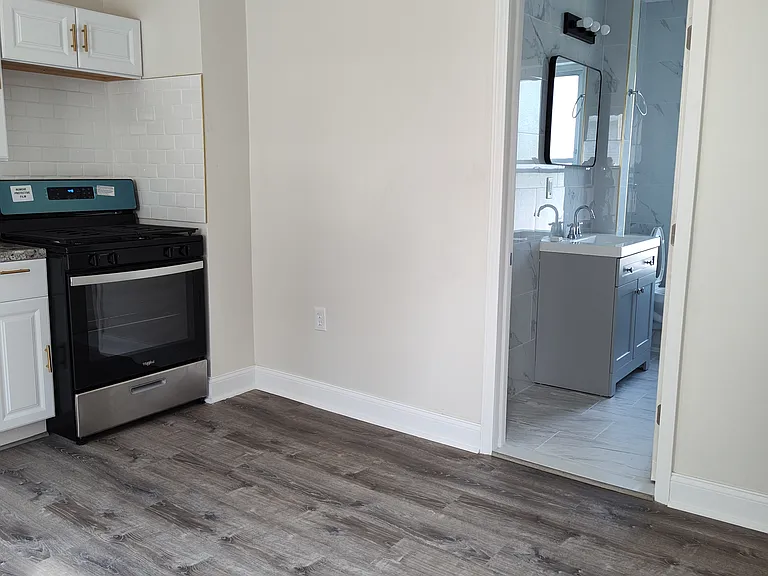 53 Duerstein St #UP — Photo 21
