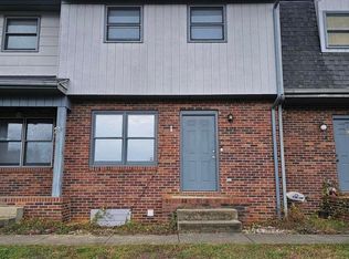 202 Oakcrest Cir, Bristol, VA 24201
